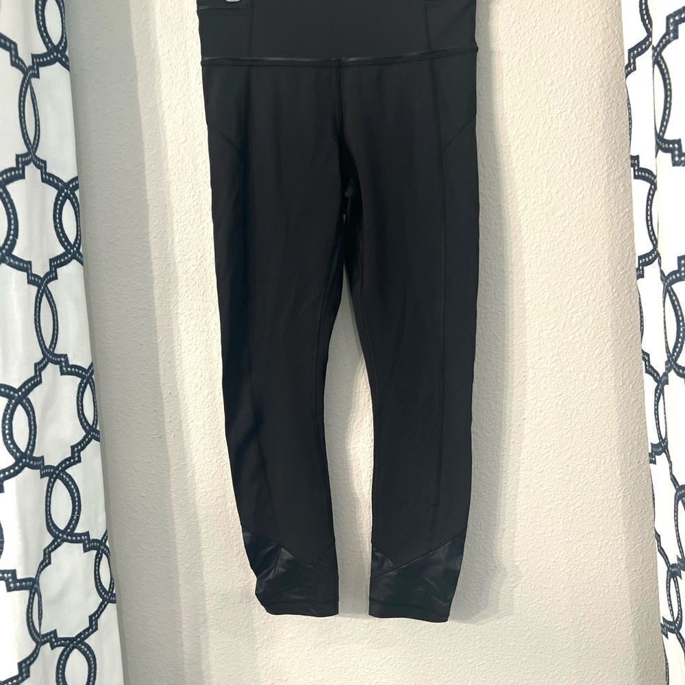 Lululemon Pace Queen Tight 7/8 Length Size 4 Black Reflective Full On Luxtreme - Picture 6 of 15